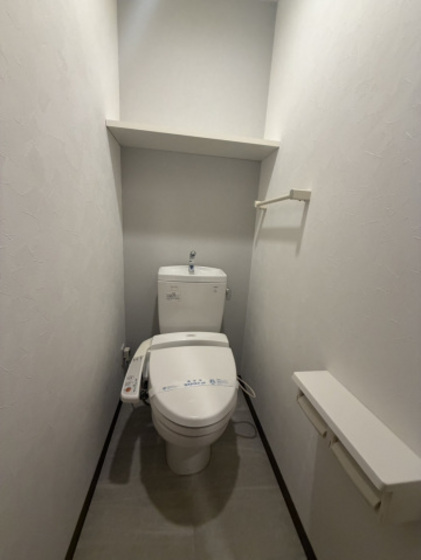 トイレ　※別部屋の写真です