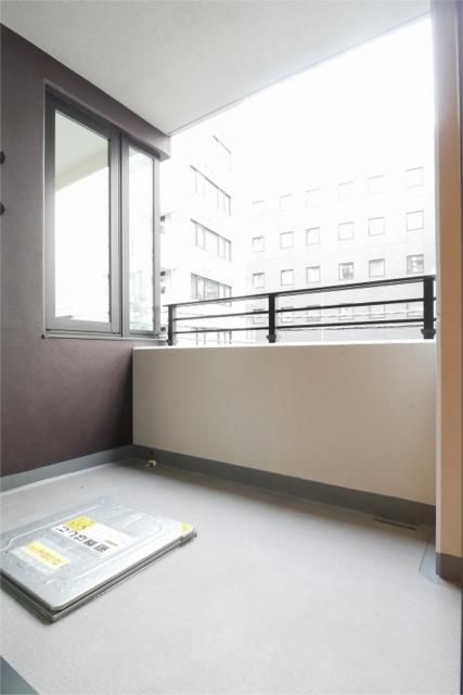 バルコニー　開放的で明るい空間を演出してくれるバルコニーです