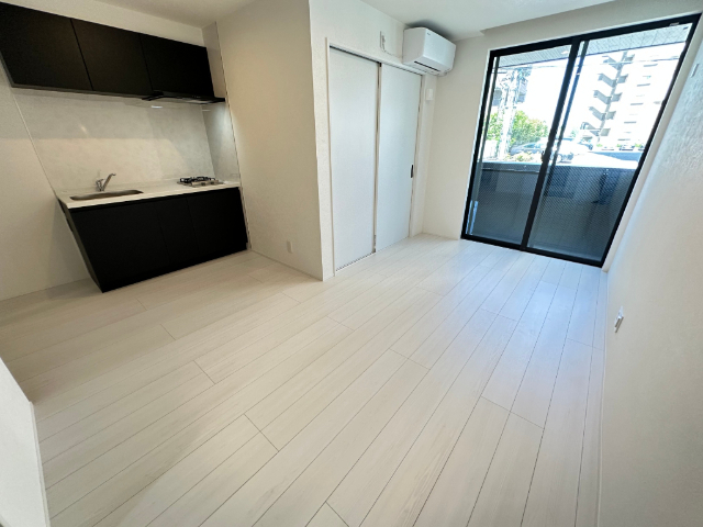 居室・リビング　明るいリビングです