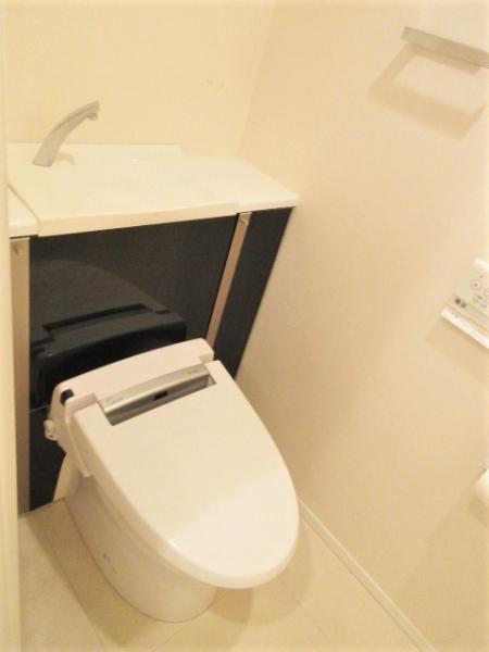 トイレ　（参考：３１６号室）