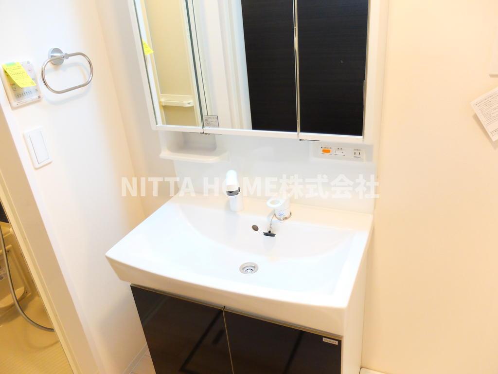 洗面設備　三面鏡タイプの独立洗面台◇