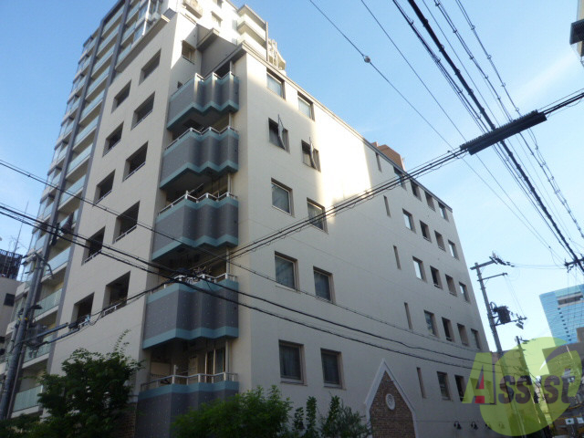 建物外観　シャープなデザインが印象的な洗練の住まい