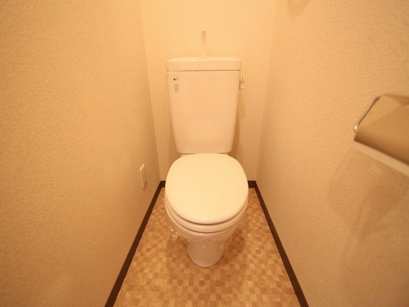 トイレ　トイレ　温水洗浄便座取り付け可