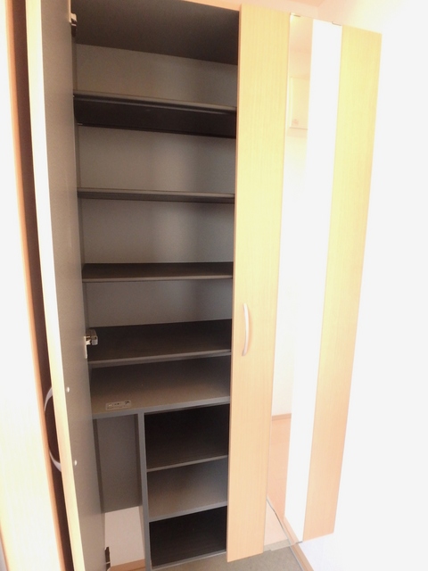 玄関　ミラー付きシューズボックス