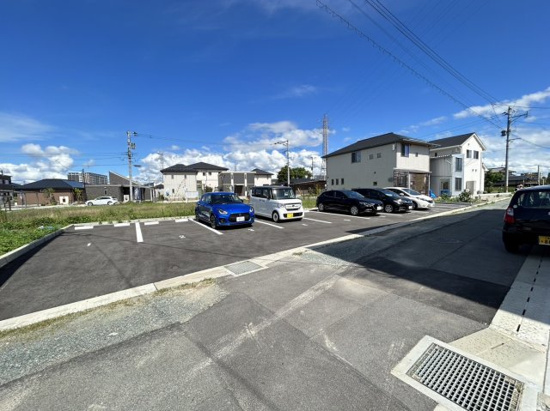駐車場　駐車スペースもあります☆