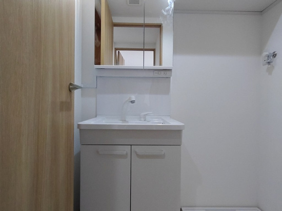 洗面設備　明るい洗面所です★