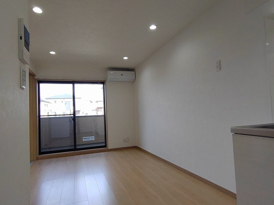 バルコニー　陽当たり良好なバルコニーです♪