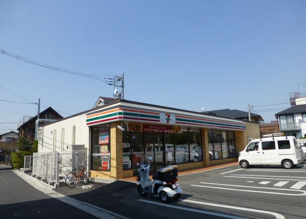 コンビニ　セブンイレブン（コンビニ）まで505m