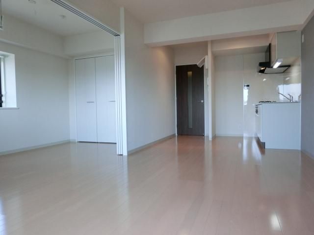 居室・リビング　広々１０．８帖のＬＤＫ