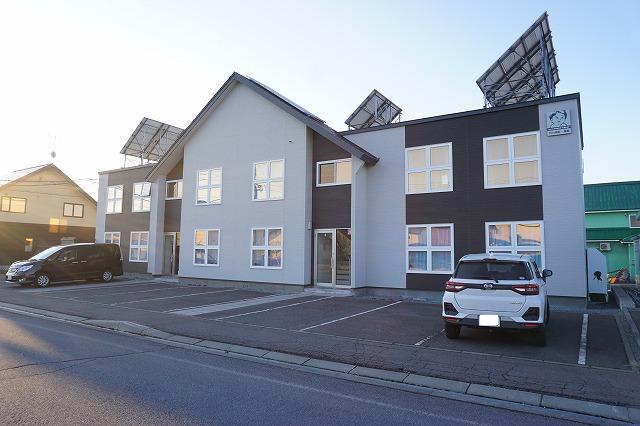 リラ東川南町一番館の建物外観