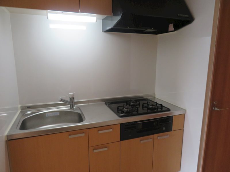 キッチン　同物件別部屋