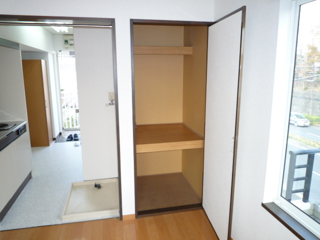 収納　洋室収納