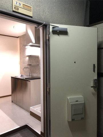 玄関　※別室同型タイプ ※ミニキッチン交換含むリノベーション工事実