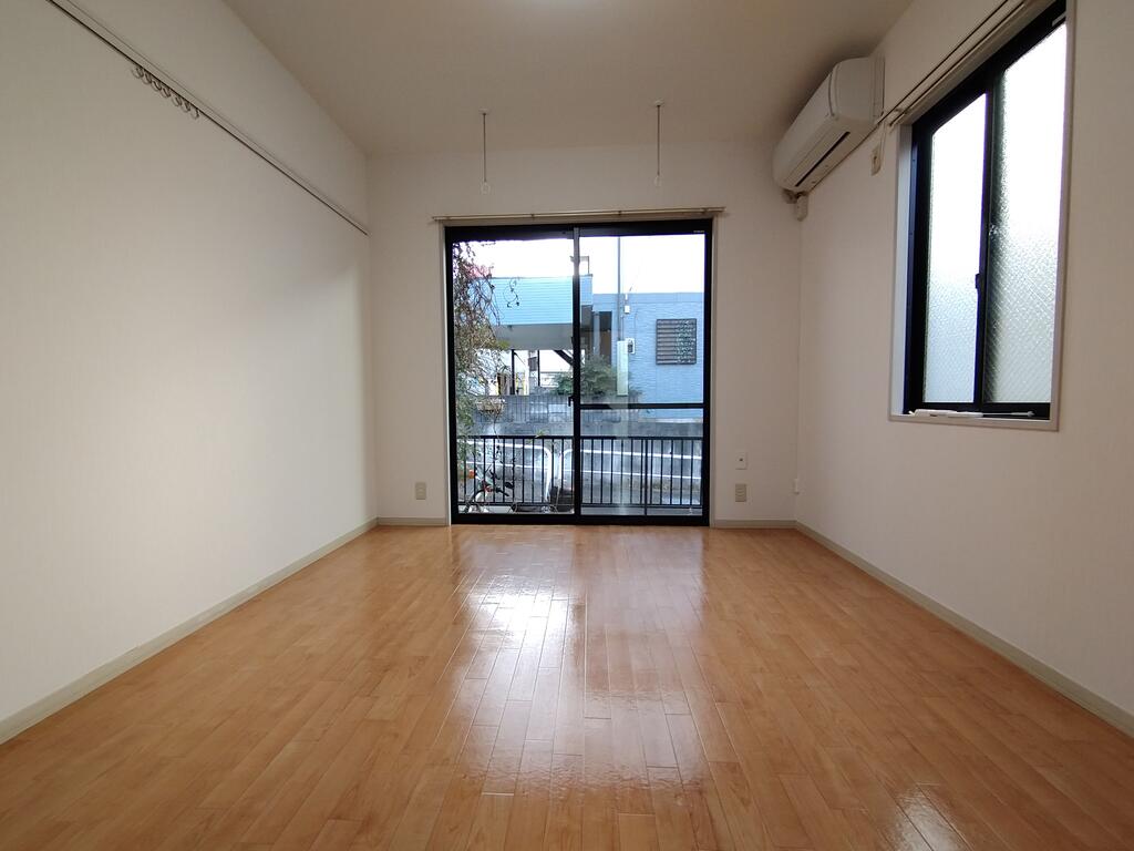 居室・リビング　南西角部屋