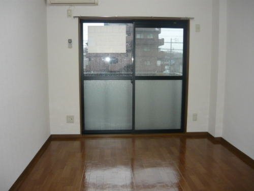 居室・リビング　ゆったりとした居間です