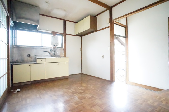 その他　ダイニングテーブルを置いたり自由にレイアウトできます☆