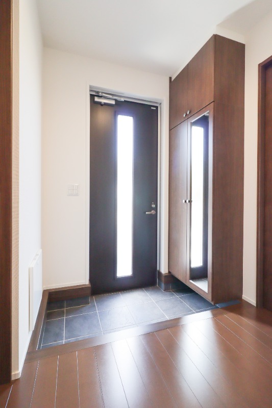 玄関　図面と現状に相違がある場合には現状を優先