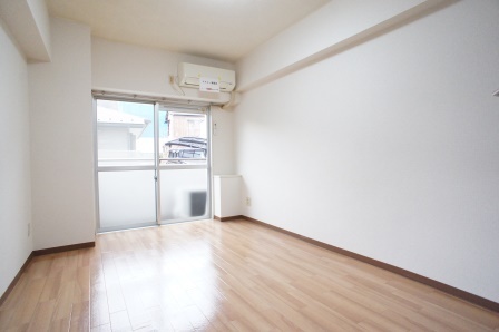 居室・リビング　洋室７帖の居室になります