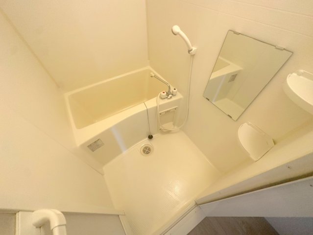 バス・シャワールーム　ゆったりと入るなら、お風呂とトイレとは別々が嬉しいですよね。