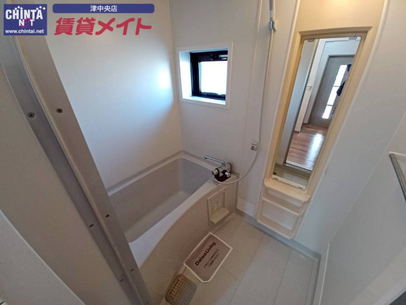 バス・シャワールーム　同型反転タイプ画像