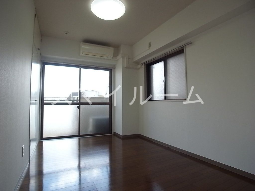 居室・リビング　※別部屋参考写真です。