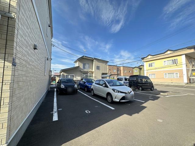 駐車場　駐車場