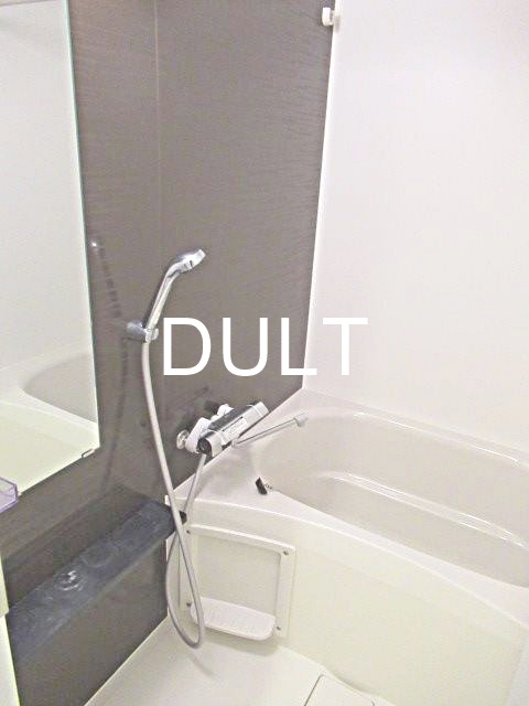 バス・シャワールーム　バスルームです。