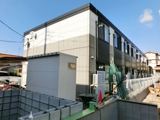 建物外観　上下階を利用できて足音が気になりません！