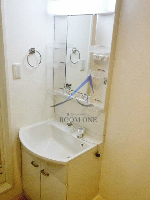 洗面設備　洗面台です。