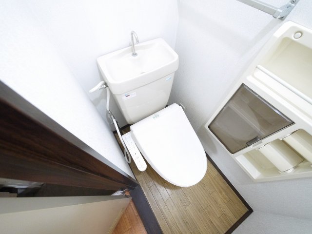 トイレ　落ち着いたトイレです