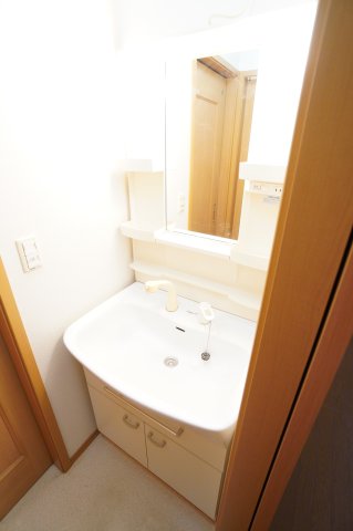 洗面設備　※同物件・同タイプの写真です。