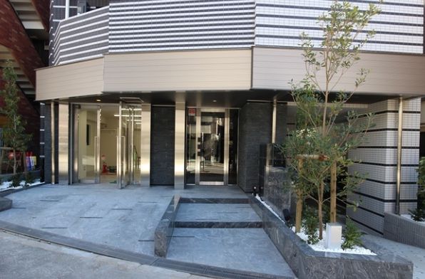 エントランス　弊社は都内全域の物件をご紹介可能です！