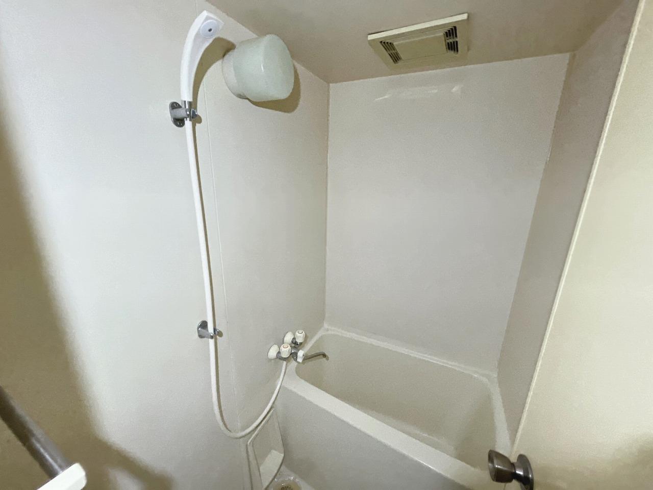 バス・シャワールーム　バスルーム