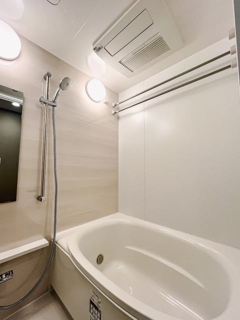 バス・シャワールーム　※写真は同タイプ住戸です。