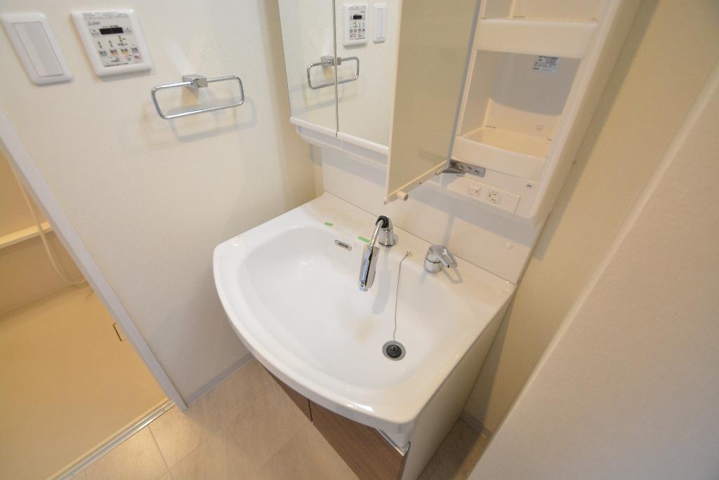 洗面設備　洗髪洗面化粧台