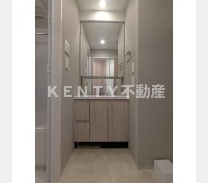 洗面設備　コンパクトで使いやすい洗面所