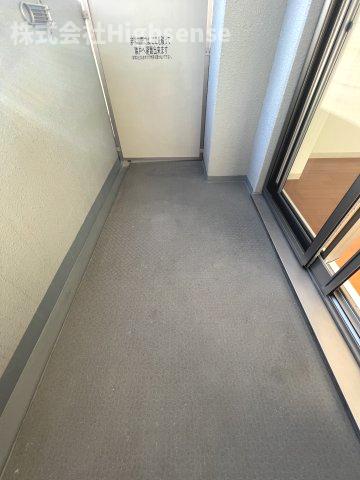 バルコニー　暖かな日差しのふりそそぐバルコニー