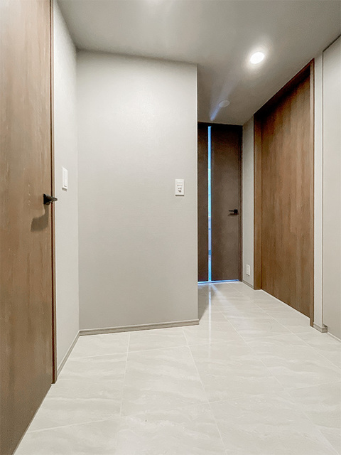 玄関　※写真は同タイプ住戸です。