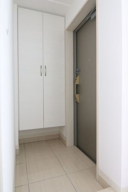 玄関　※別室の参考写真の為、現況優先です。