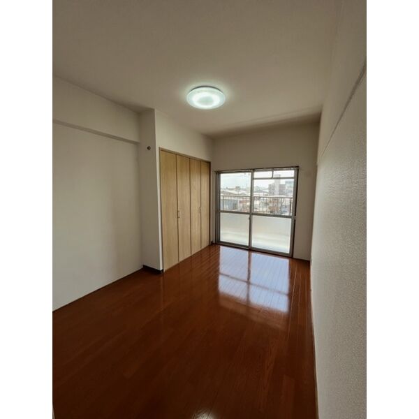 居室・リビング　掲載写真は同型モデルを掲載しており実際のお部屋と仕様等が異な