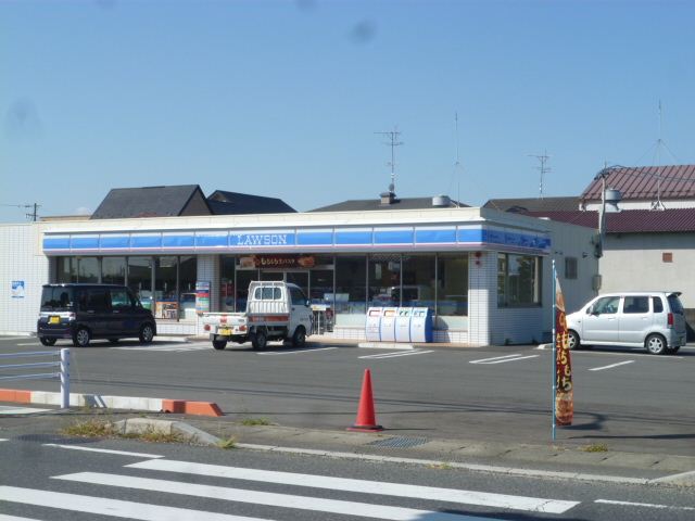 コンビニ　ローソン（コンビニ）まで820m