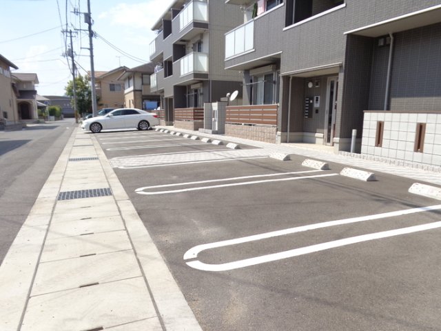 駐車場　駐車場