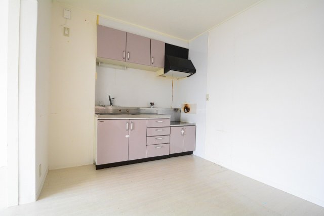 キッチン　壁付けキッチンでスペースを最大限有効活用できます！