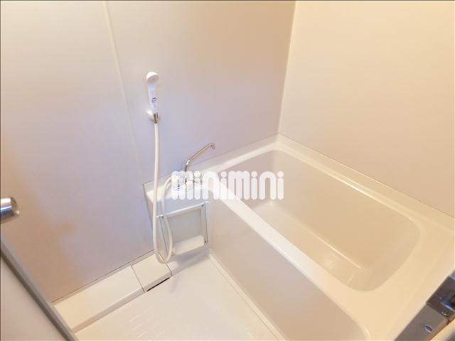 バス・シャワールーム　シャワー付きの浴室です。