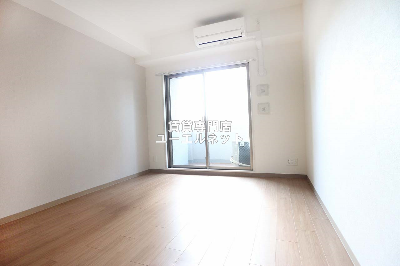 居室・リビング　ゆったりとくつろげる、落ち着きのある居室空間です