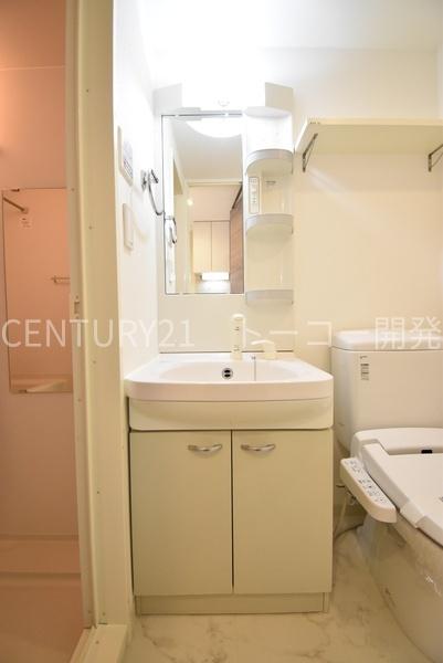 洗面設備　別部屋の参考写真です。現況有姿