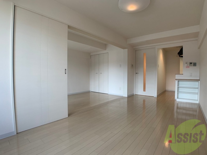 居室・リビング　広くてキレイなお部屋が広がっていて、充実した生活が送れそう。