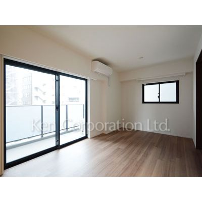 居室・リビング　同タイプ7階のお部屋を撮影。仕様が異なることがあります。