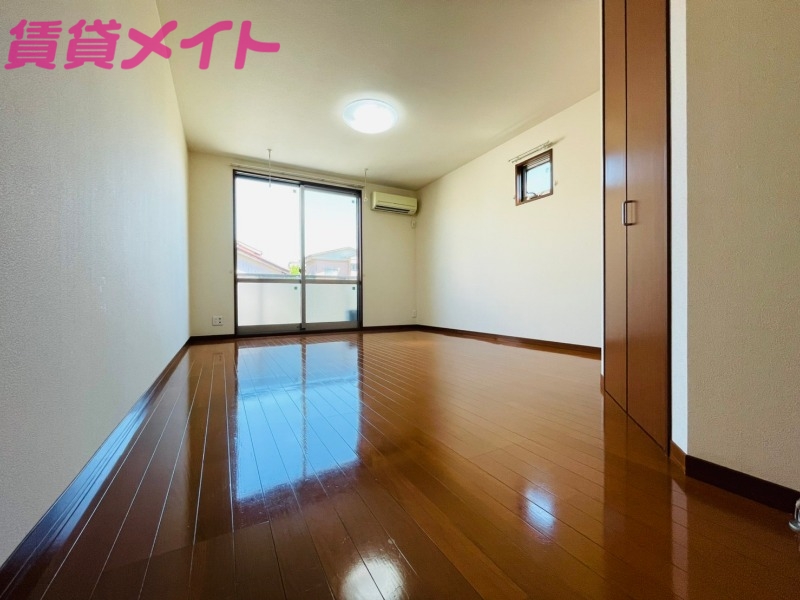 居室・リビング　同型参考写真