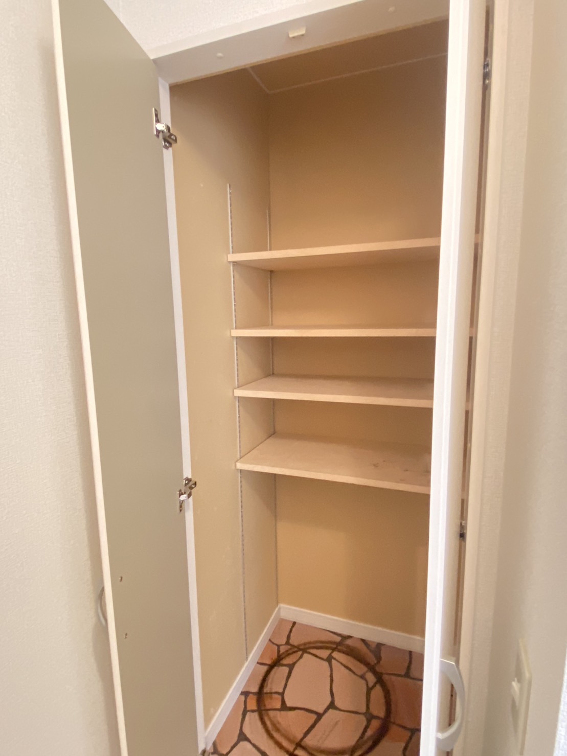 玄関　※他号室のお写真です。